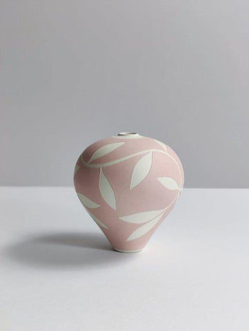 Georgie Gardiner 'Midi pink and white leaf vessel' ceramic H11cm x W10cm