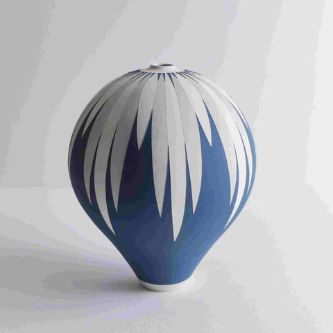 Georgie Gardiner 'Sea-blue, blue-grey and white daisy vessel' ceramic H20cm x W15cm