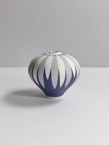 Georgie Gardiner 'Midi purple, grey and white daisy vessel' ceramic H10cm x W10.5cm