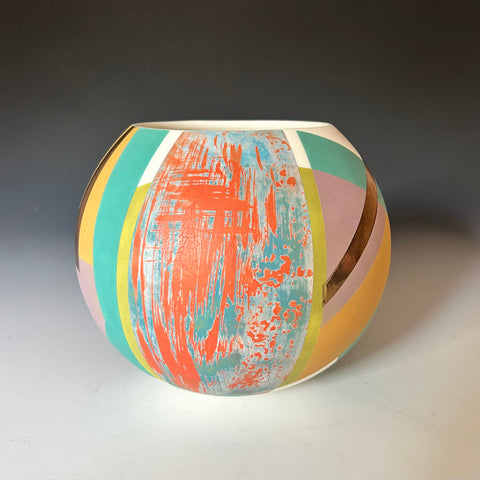Tony Laverick 'Vessel III' ceramic H20xD23cm