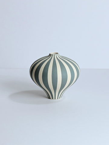Georgie Gardiner 'Midi Blue-grey and White Humbug Vessel' ceramic H10xD10cm