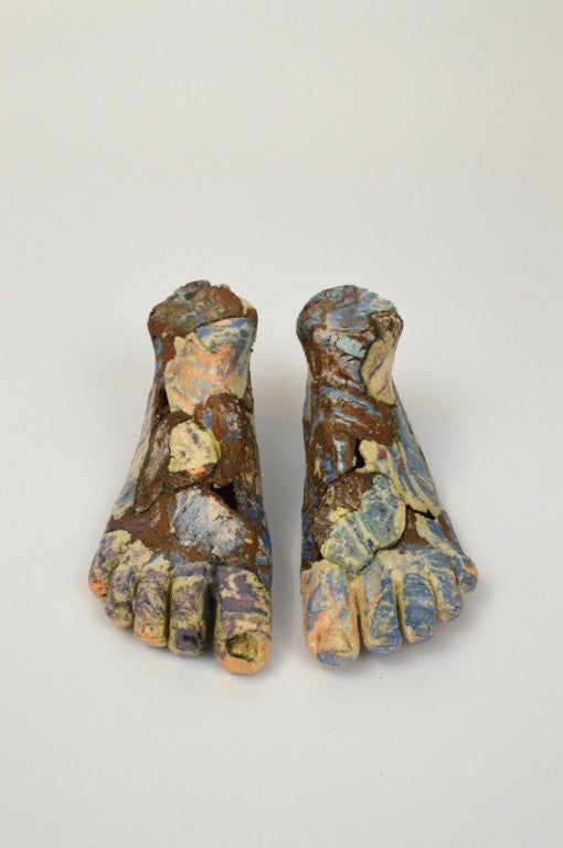 Helen Nottage 'Small feet' ceramic 5x10x11cm