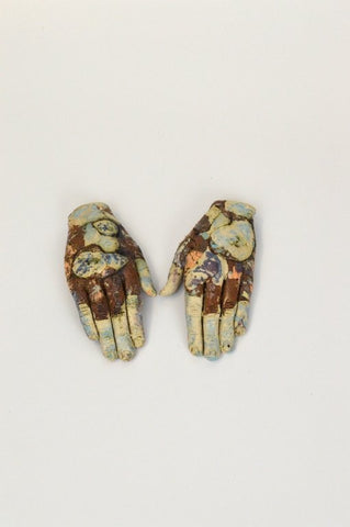 Helen Nottage 'Small hands' ceramic 3x11x11cm