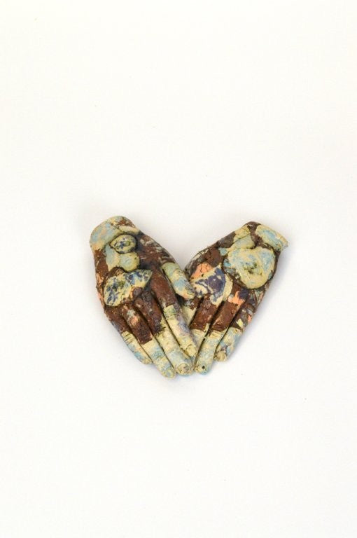 Helen Nottage 'Small hands' ceramic 3x11x11cm
