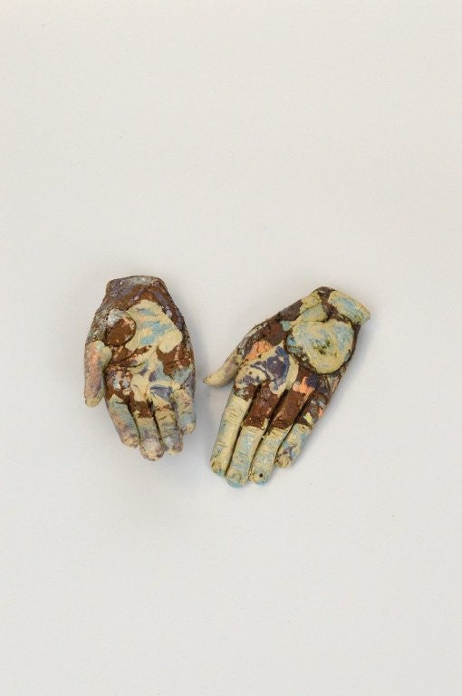 Helen Nottage 'Small hands' ceramic 3x11x11cm