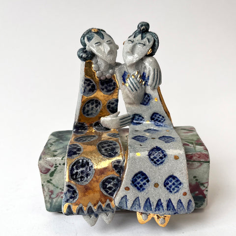 Helen Martino 'Friends Chatting' ceramic H11xW10xD7cm
