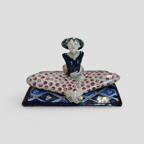 Helen Martino ‘Thinking and Wondering’ (134) ceramic H9xW15xD11cm
