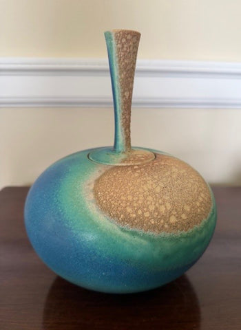 Jon Bull 'Lidded coastal vessel' ceramic H22 x W17cm