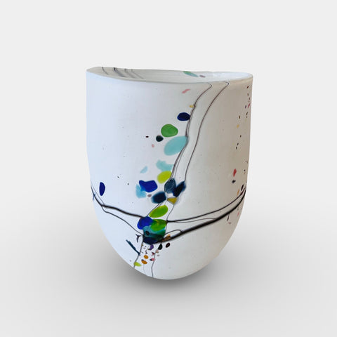 Richard Shakspeare ‘White Open Pebble Vase’ glass 19x14x11cm
