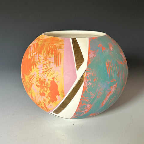 Tony Laverick 'Vessel No 5' ceramic H16xD20cm