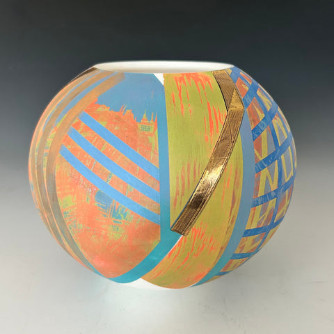 Tony Laverick 'Pot II' ceramic H18xW19cm