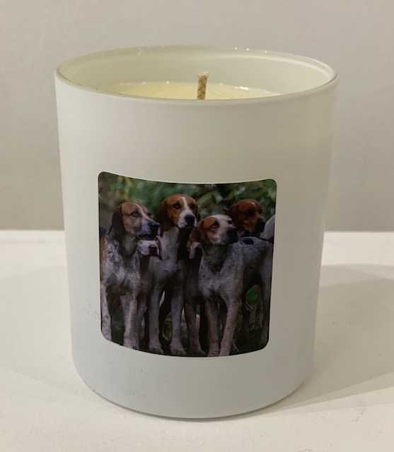 Gillian Hughes 'Candle with Hounds' spiced orange, cinnamon & clove H8cm D9.5cm